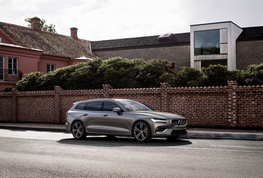 223571_New Volvo V60 exterior