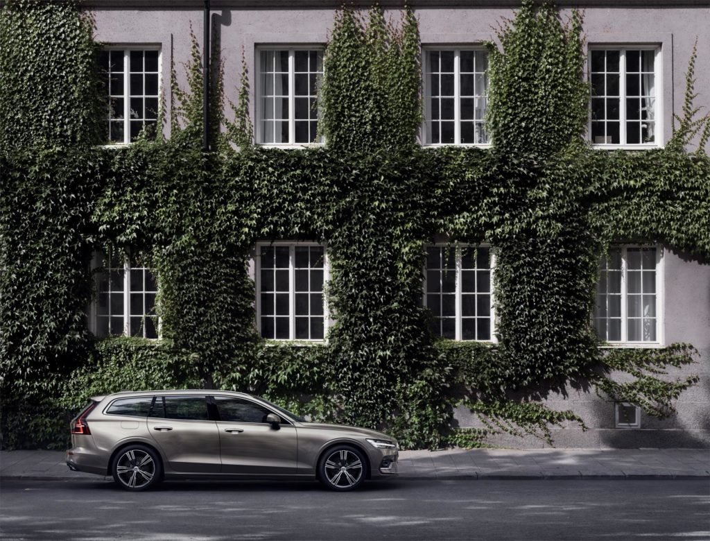 223586_New Volvo V60 exterior