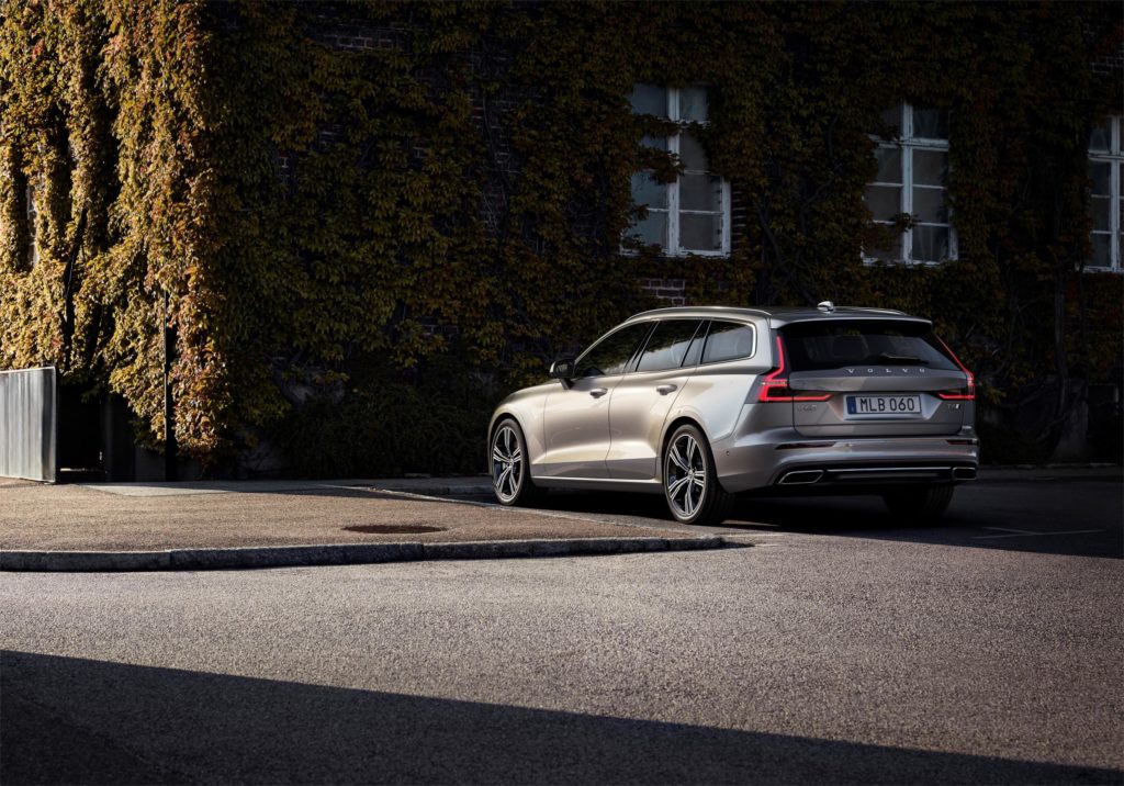 223589_New Volvo V60 exterior
