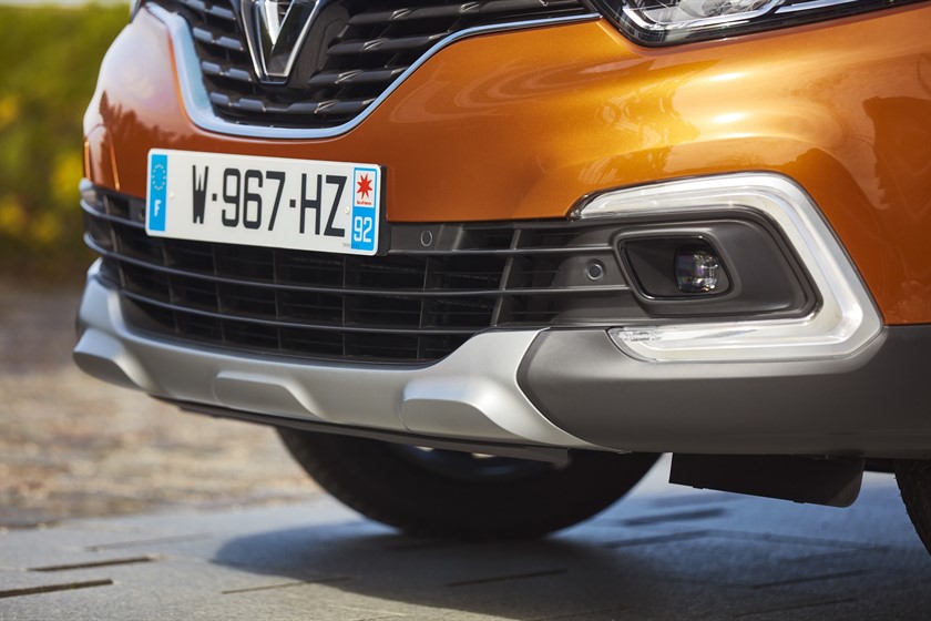 90815_2017_New_Renault_CAPTUR_tests_drive_in_Denmark