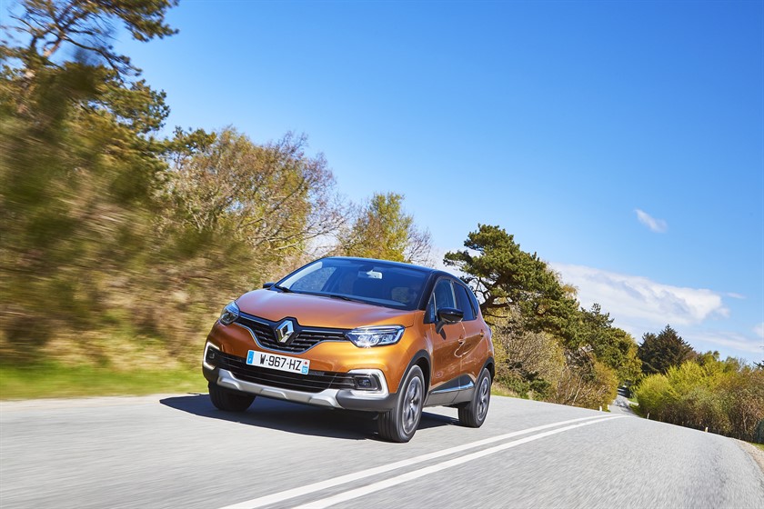 90823_2017_New_Renault_CAPTUR_tests_drive_in_Denmark