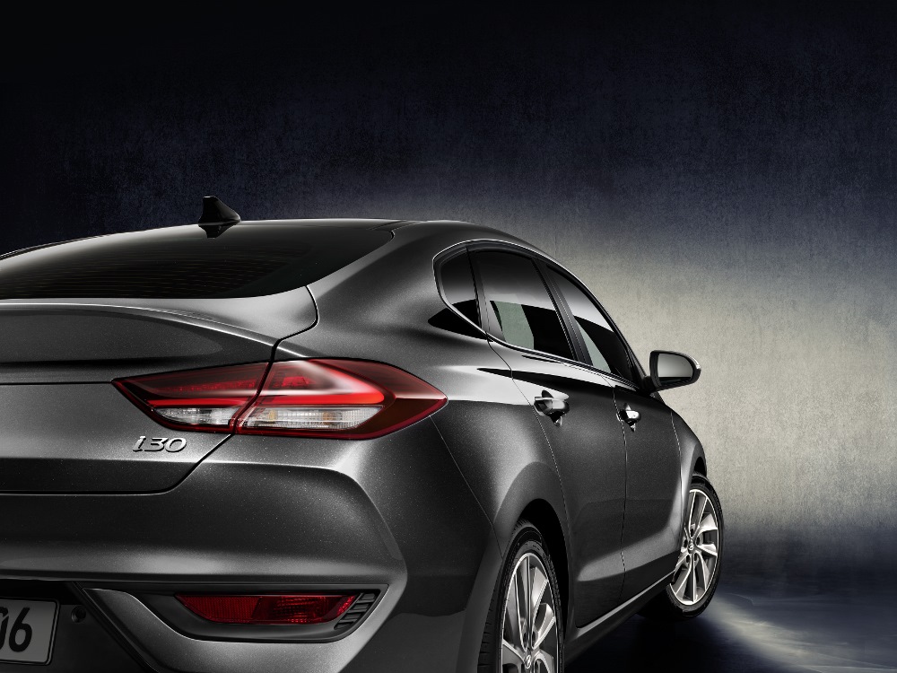 All-New-Hyundai-i30-Fastback-6-1000×750