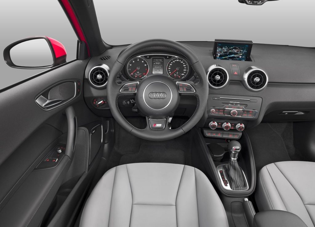 Audi A1 2015 (1)–