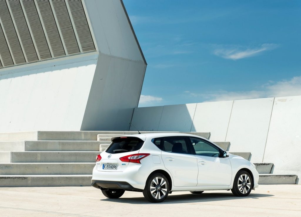 Nissan-Pulsar-2015-1280-5c