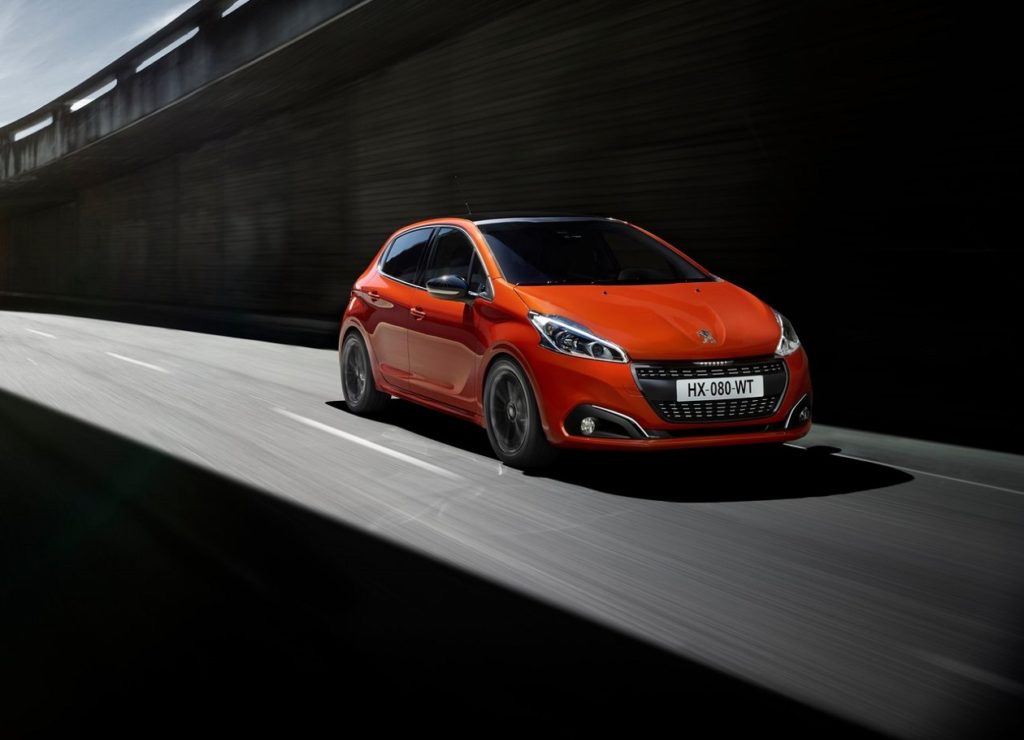 Peugeot-208-2016