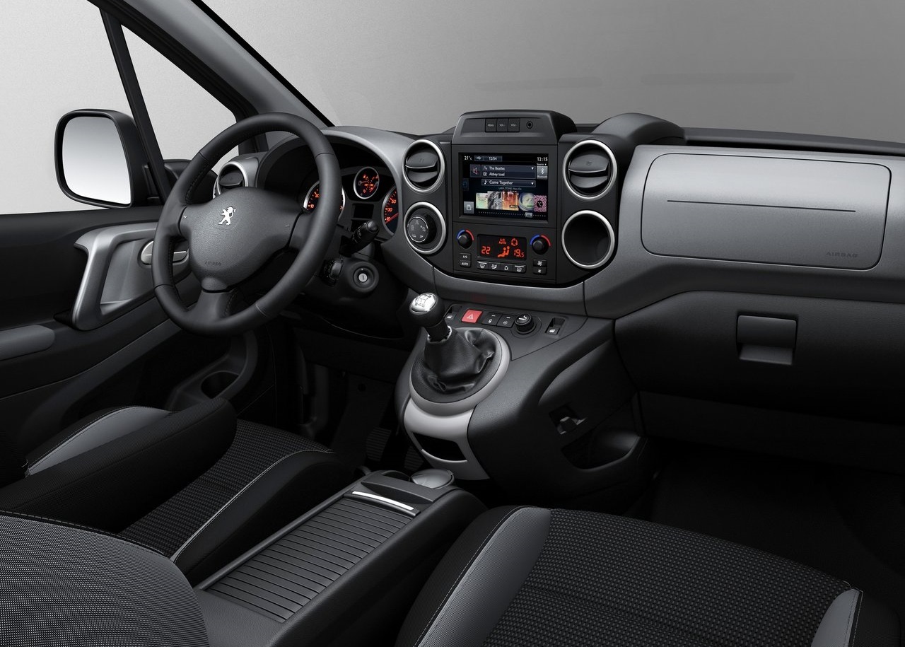 Peugeot-Partner_Tepee-2016-1280-18