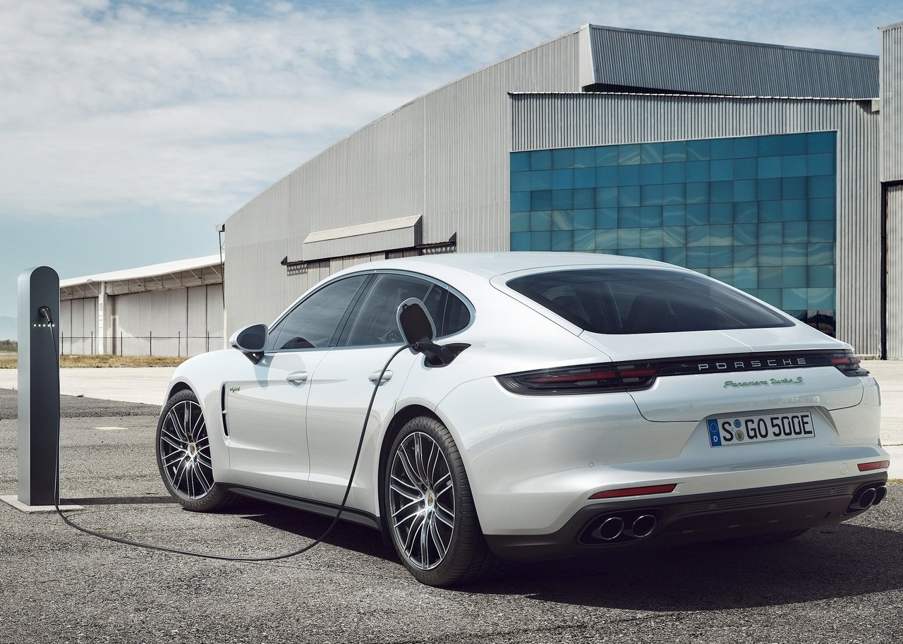 Porsche-Panamera_Turbo_S_E-Hybrid-2018-1280-2a