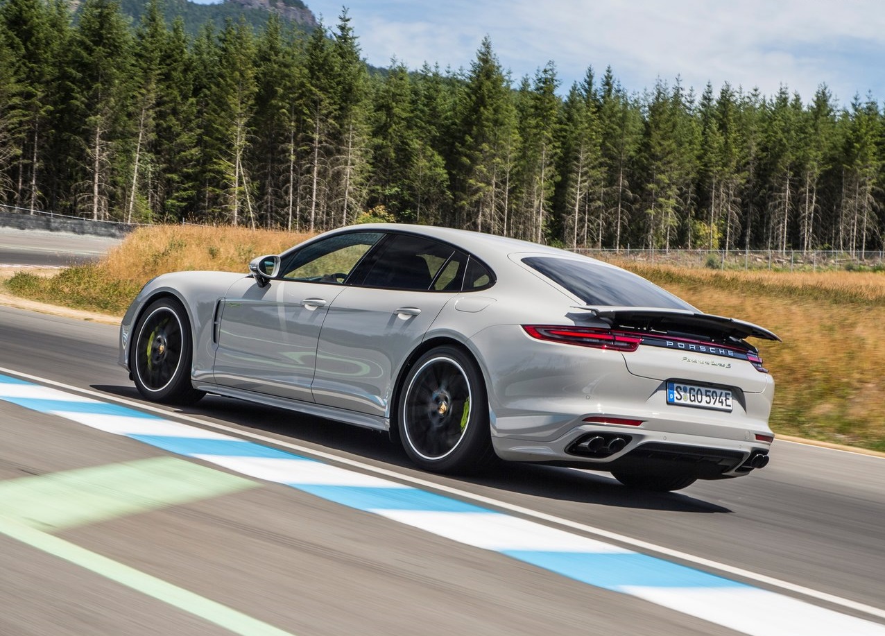 Porsche-Panamera_Turbo_S_E-Hybrid-2018-1280-35