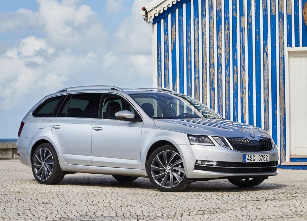 Skoda-Octavia_Combi-2017-1280-03