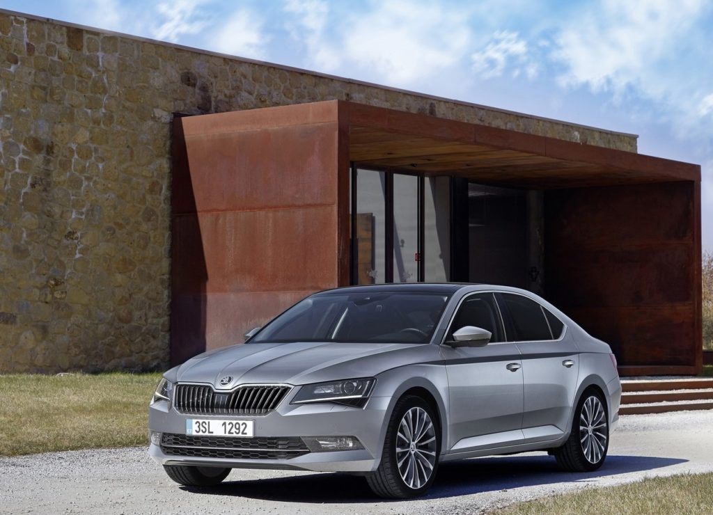 Skoda-Superb-2016-1280-01