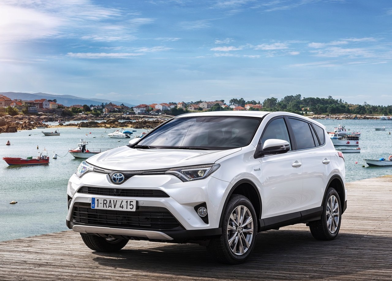 Toyota-RAV4_Hybrid_EU-Version-2016-1280-03
