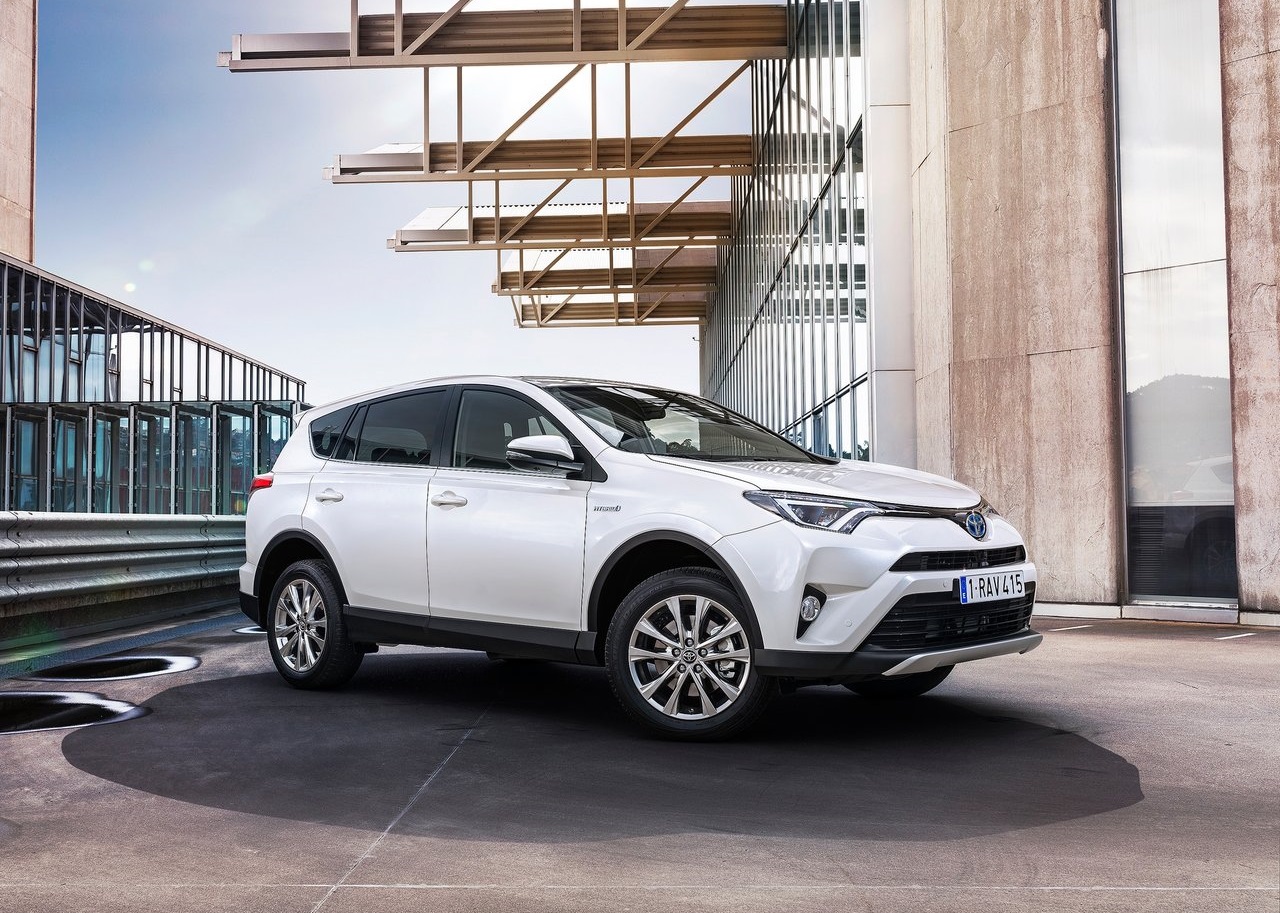 Toyota-RAV4_Hybrid_EU-Version-2016-1280-04