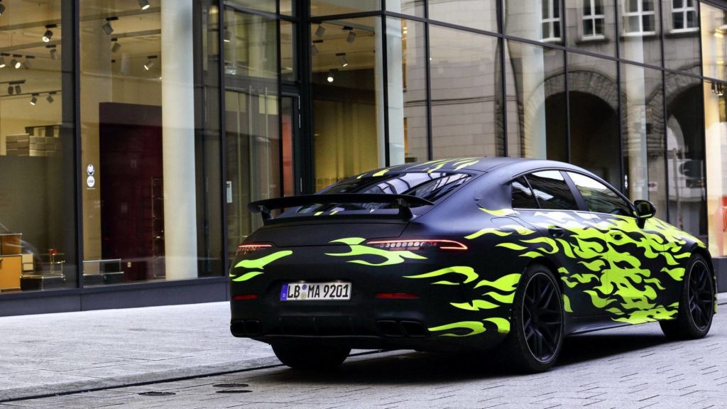 Der viertürige Mercedes-AMG GT auf Erprobungsfahrt // On-road t