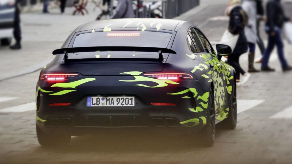 Der viertürige Mercedes-AMG GT auf Erprobungsfahrt // On-road t