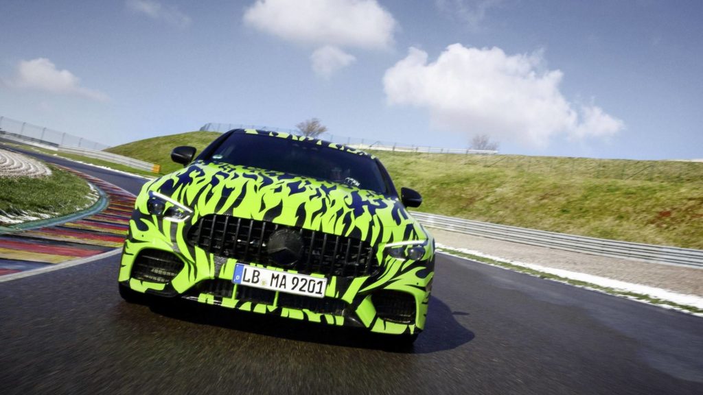Der viertürige Mercedes-AMG GT auf Erprobungsfahrt // On-road t