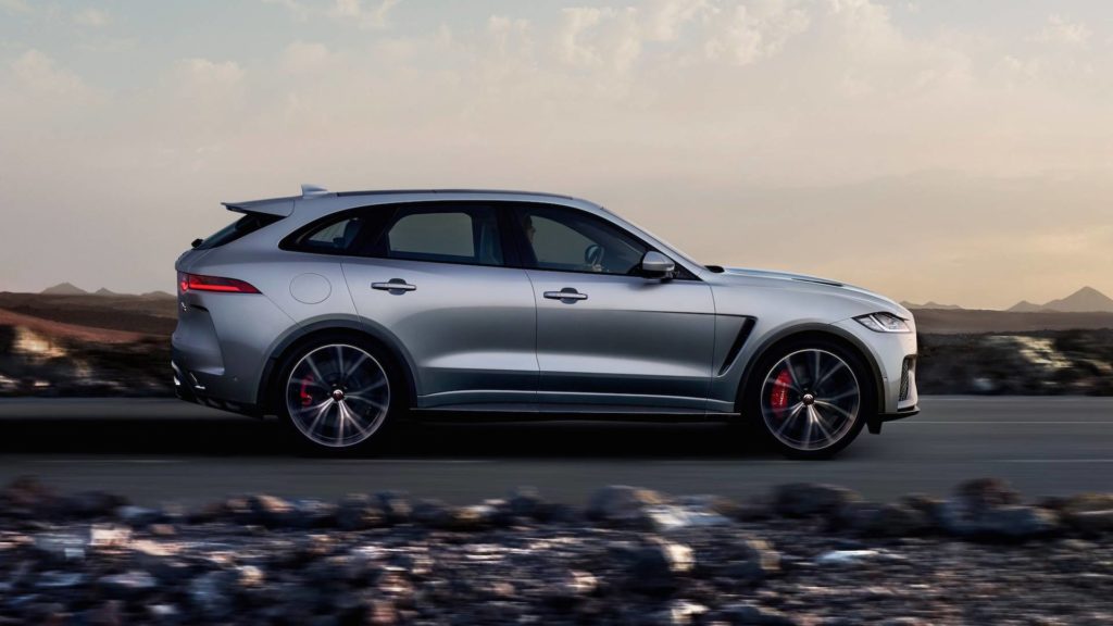 F-pace svr (16)