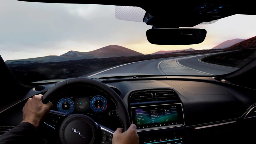F-pace svr (20)