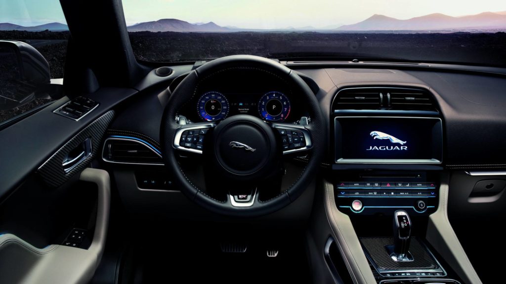 F-pace svr (22)