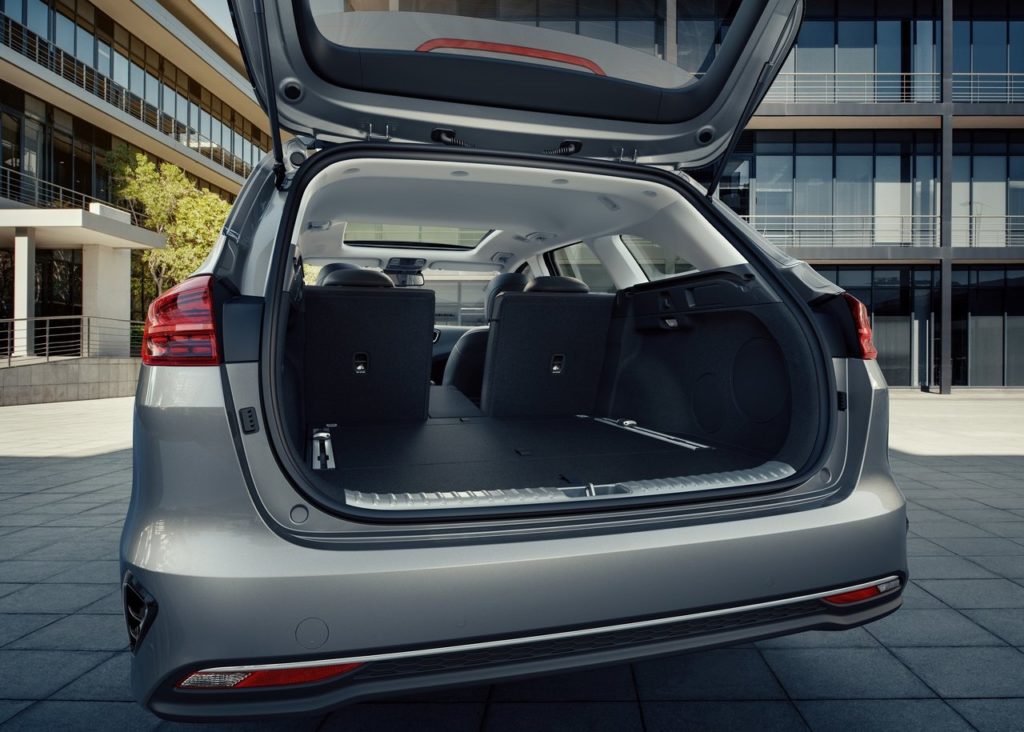 Kia-Ceed_Sportswagon-2019-1280-05