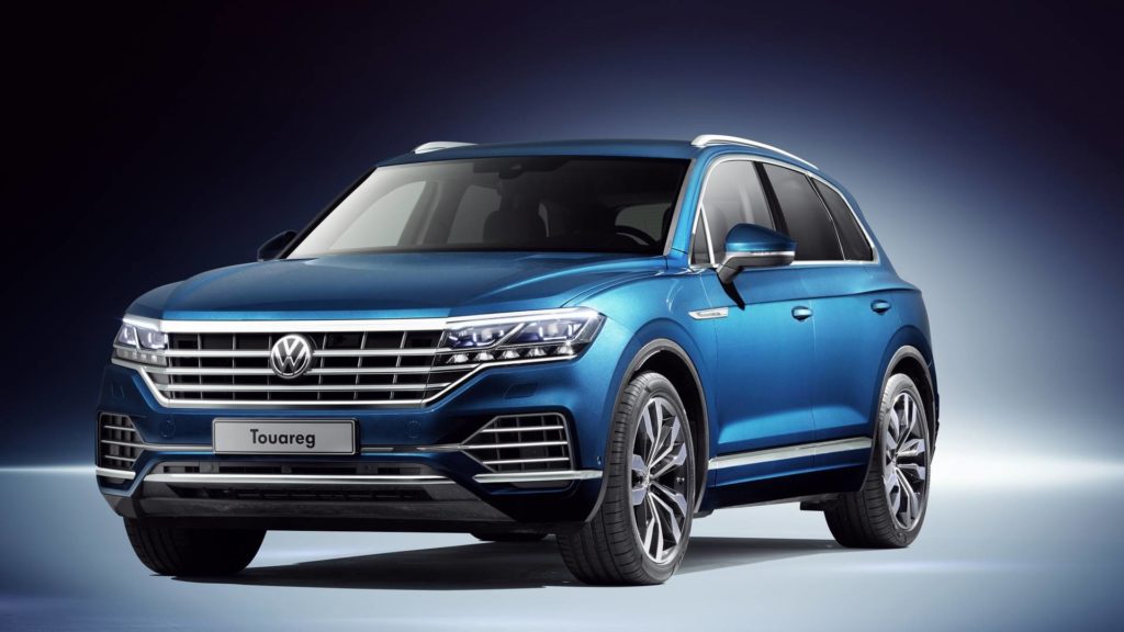 VOLKSWAGEN TOUAREG
Blue