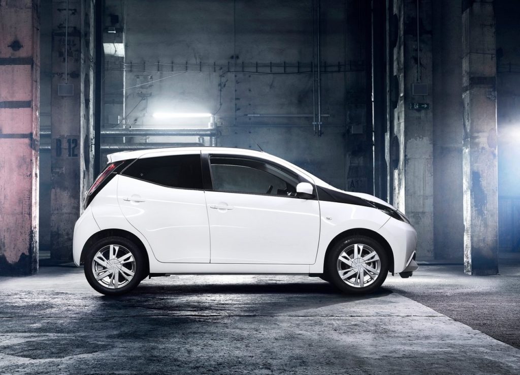 toyota aygo 2015 (2)