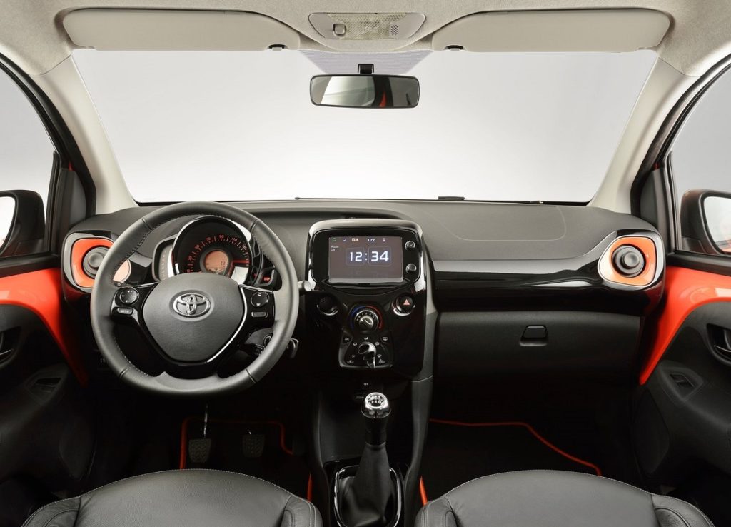 toyota aygo 2015 (4)