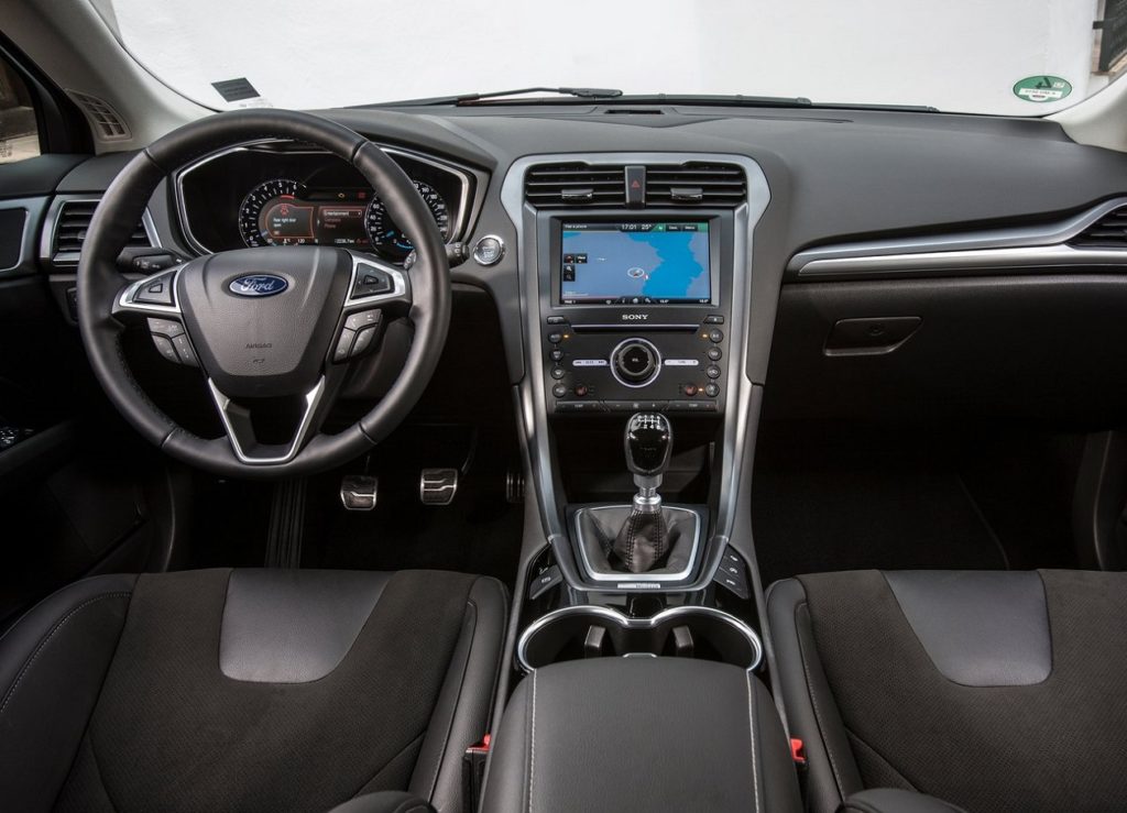 Ford Mondeo 2015 (1)