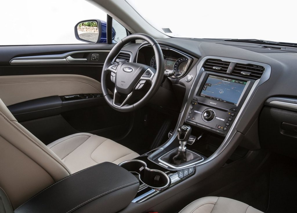 Ford Mondeo SW 2015 (4)