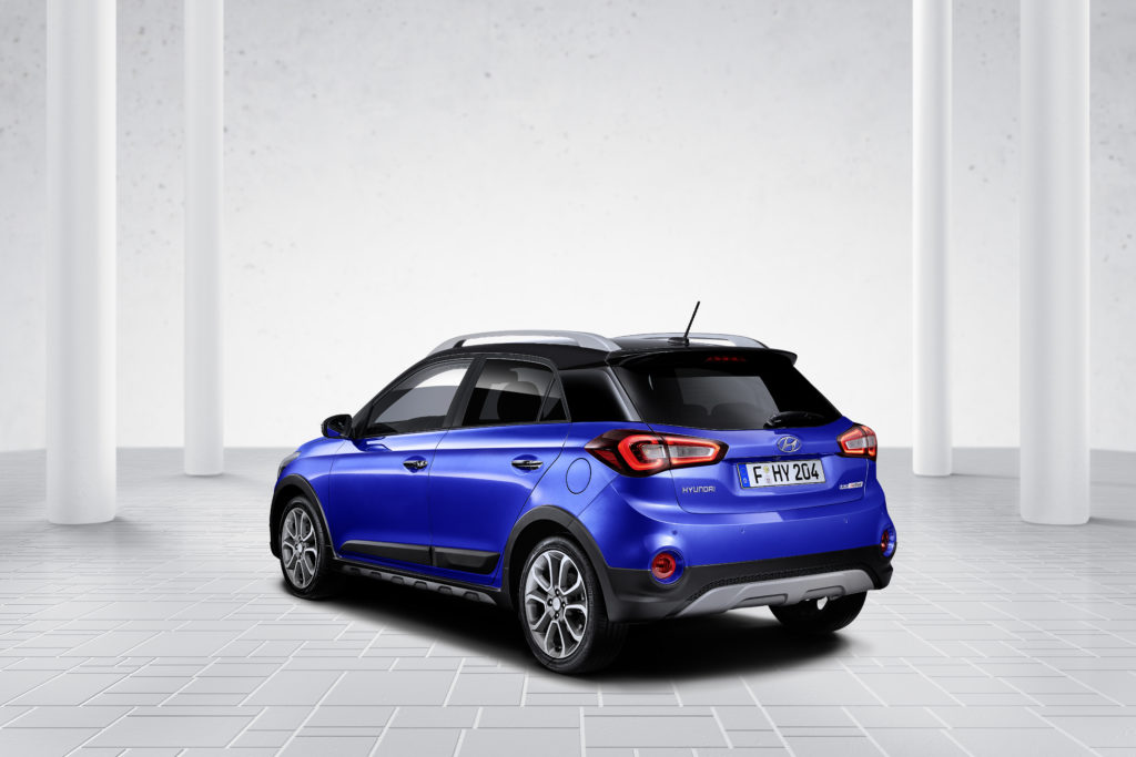 Hyundai_i20_active_3_4_tras_01