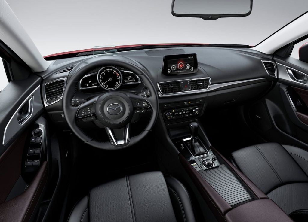 Mazda 3 Sedan 2017 (4)