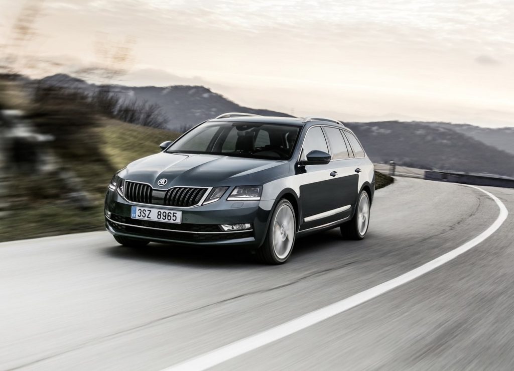 Skoda-Octavia_Combi-2017