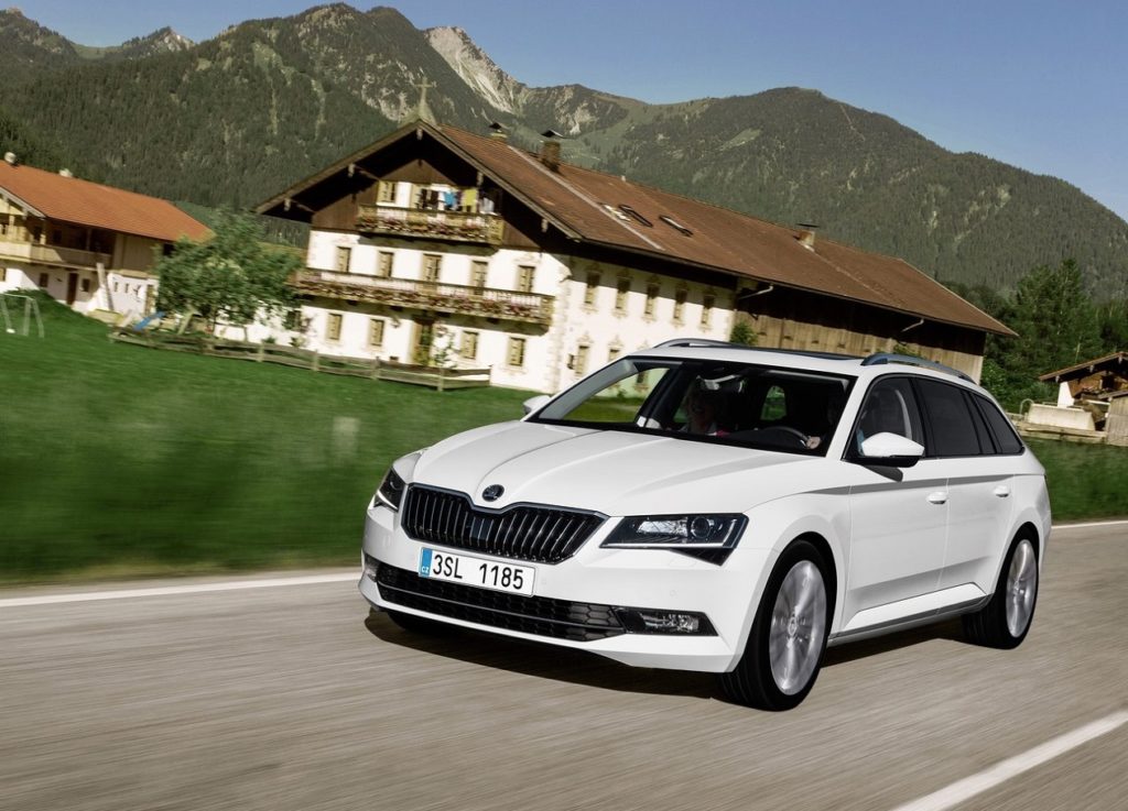 Skoda-Superb_Combi-2016