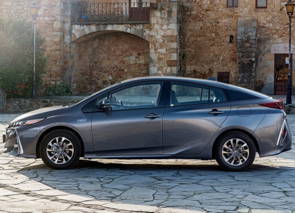 Toyota Prius 2017 (2)
