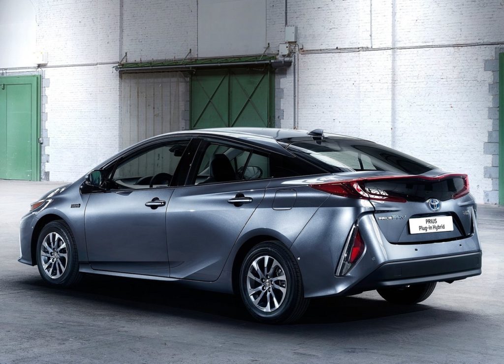 Toyota Prius 2017 (3)