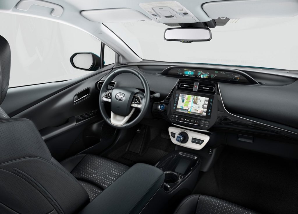 Toyota Prius 2017 (4)