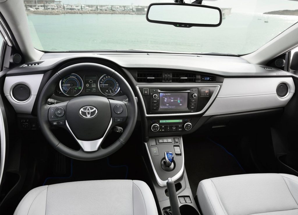 auris touring sports 2013 (4)
