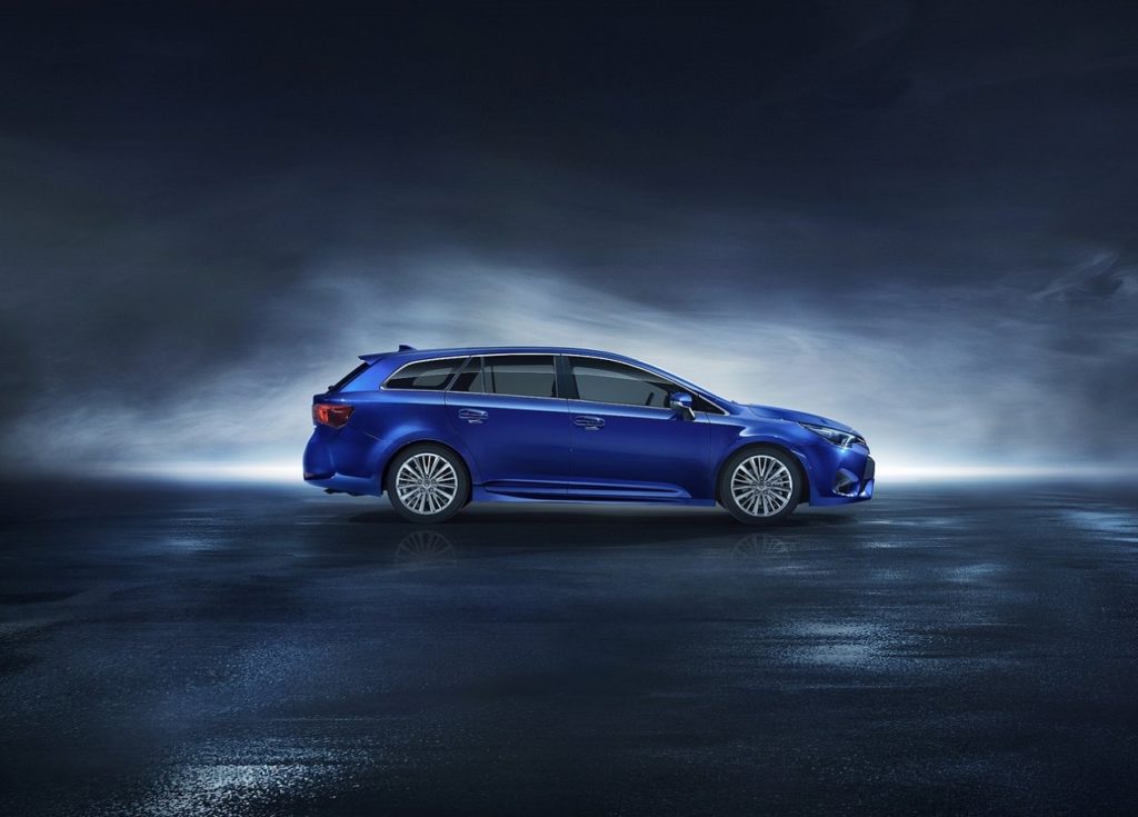 avensis touring 2016 (2)