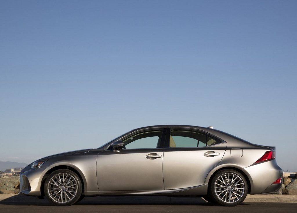 lexus IS 2017 (2)