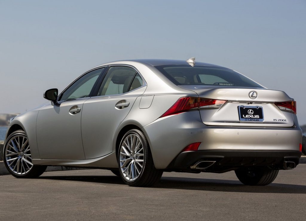 lexus IS 2017 (3)