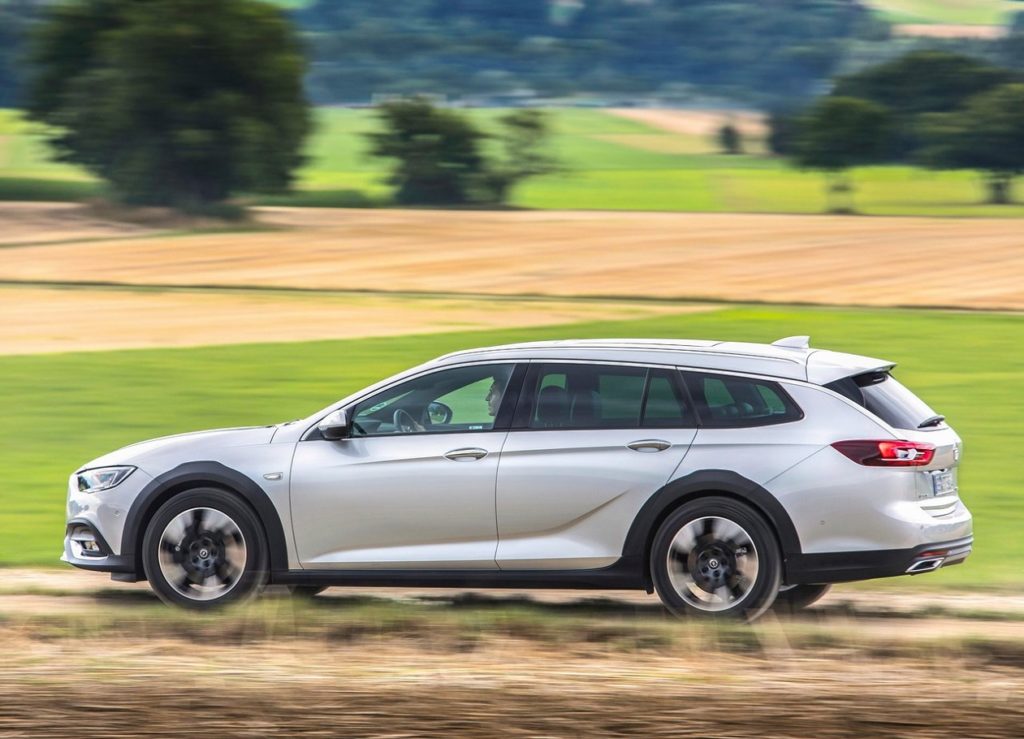 opel insignia Country tourer 2018 (1)