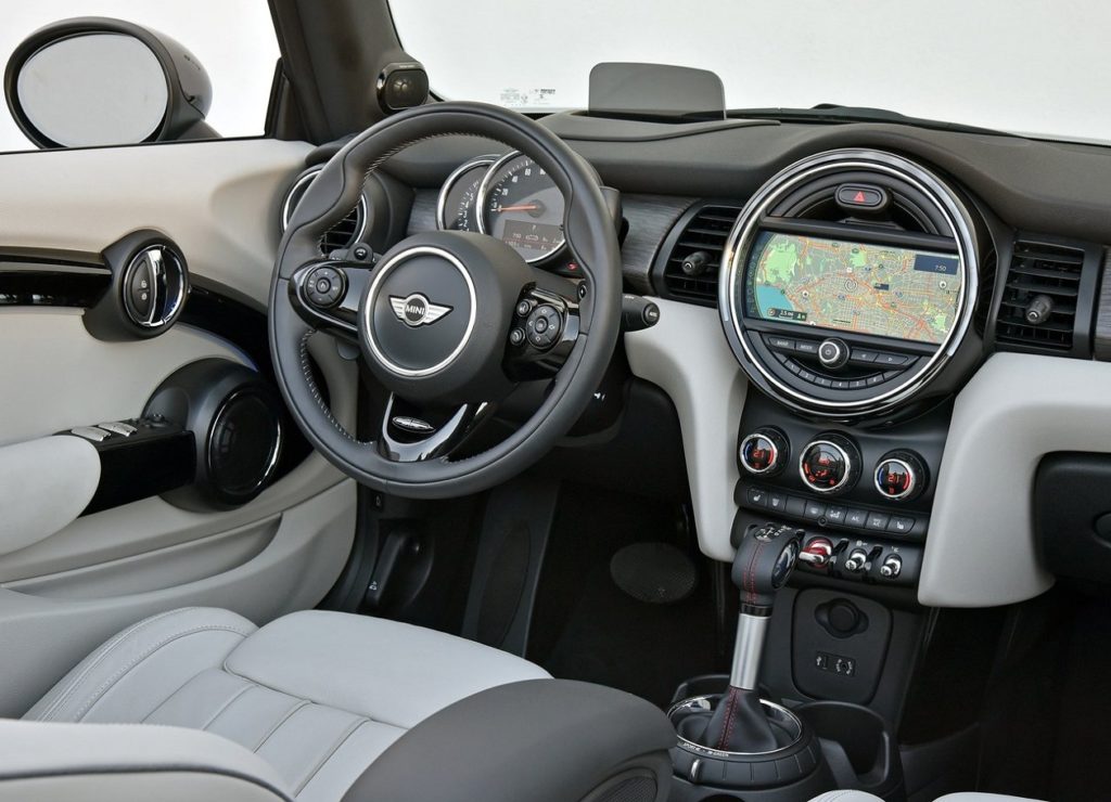 Mini Convertible 2016 (1)
