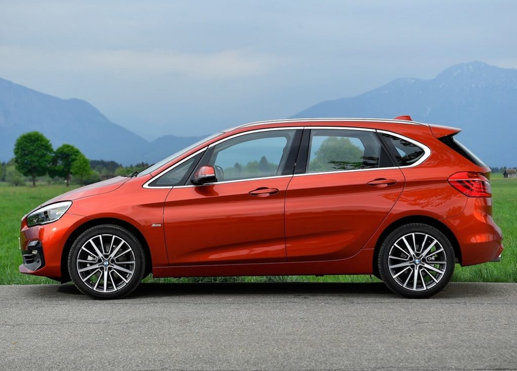 Série 2 Active Tourer 2019 (1)