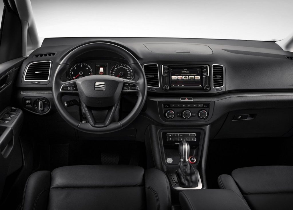 Seat Alhambra 2016 (1)