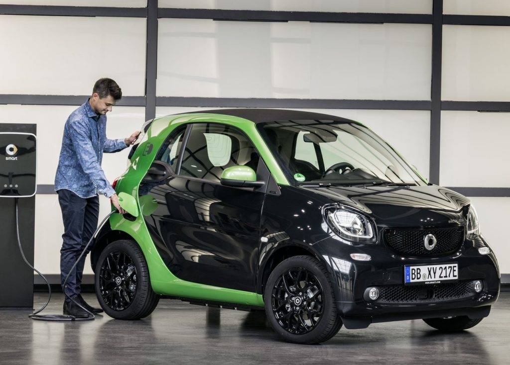 Smart fortwo electica drive 2017 (3)