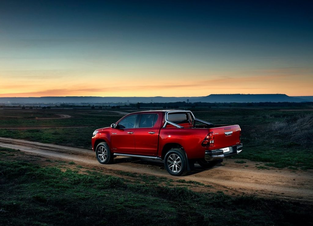 Toyota Hilux 2016 (1)