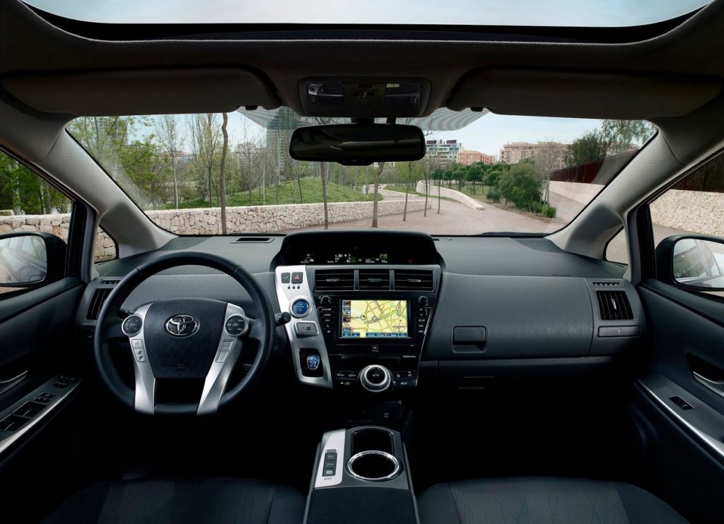 Toyota Prius Plus 2013 (4)