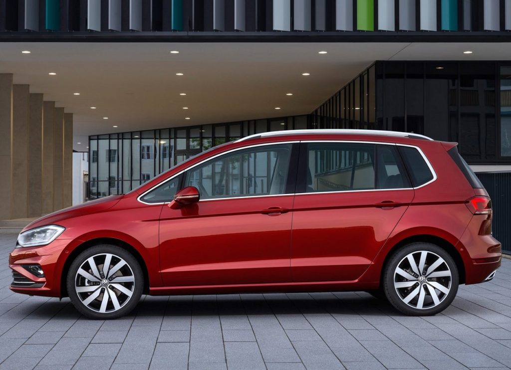 VW Golf Sportsvan 2018 (3)