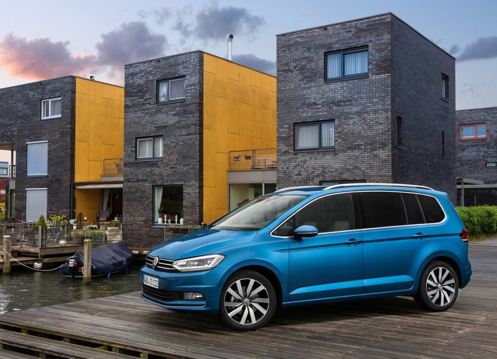 VW Touran 2016 (2)
