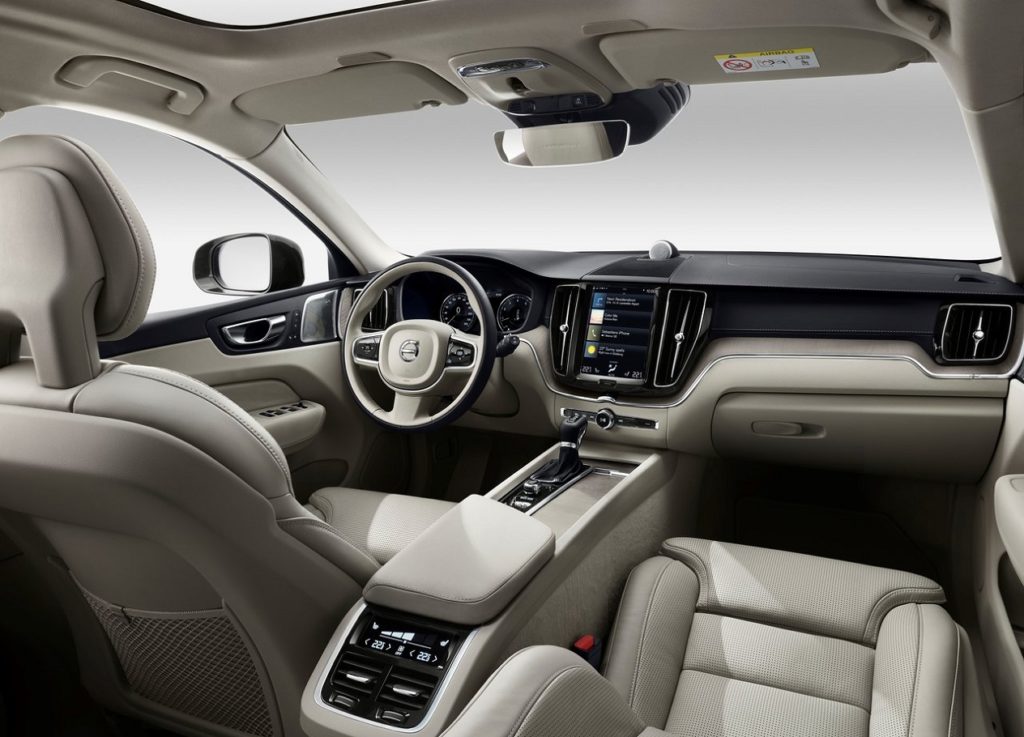 Volvo XC60 2018 (1)