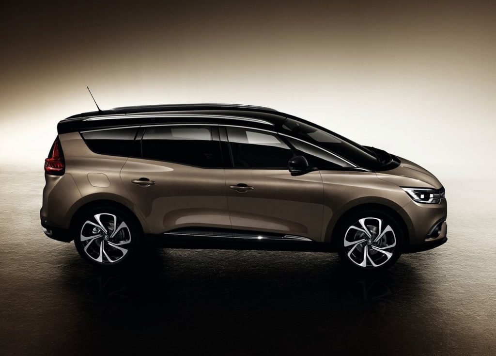 renault Grand Scenic 2017 (3)